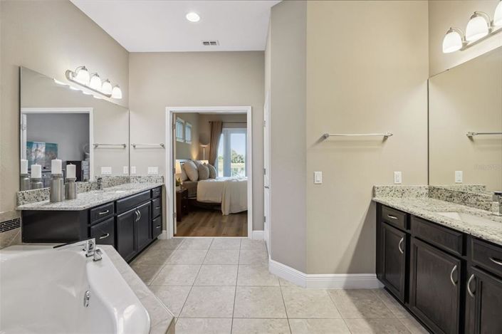 Image No.38-5 Bed House for sale