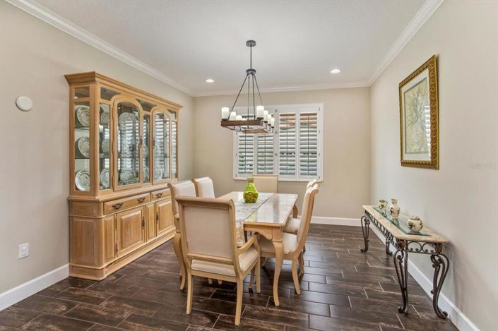 Image No.10-5 Bed House for sale