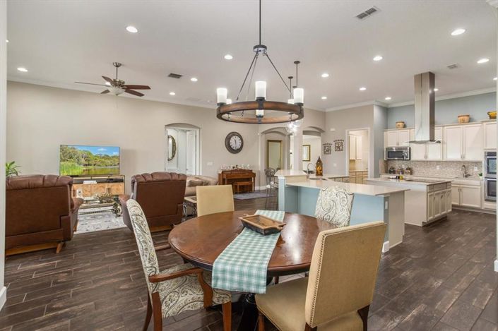 Image No.17-5 Bed House for sale