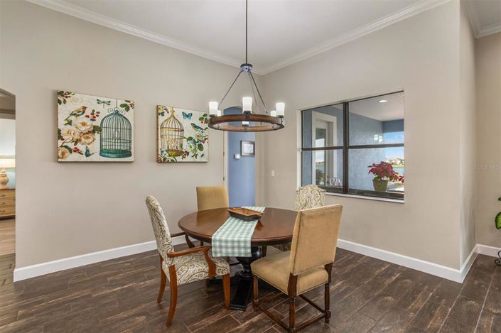 Image No.19-5 Bed House for sale