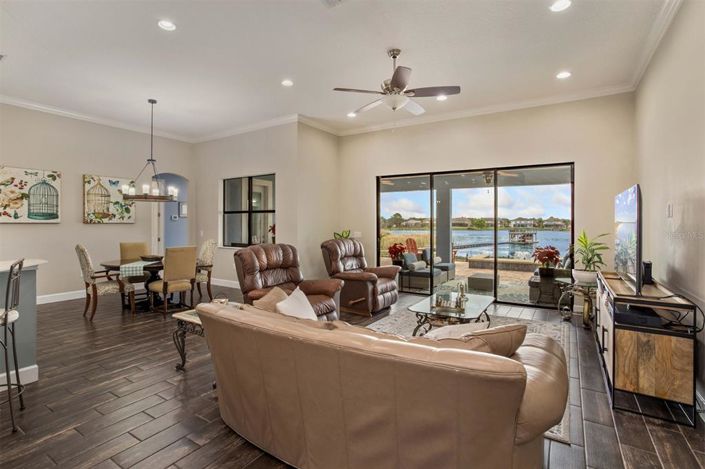 Image No.20-5 Bed House for sale