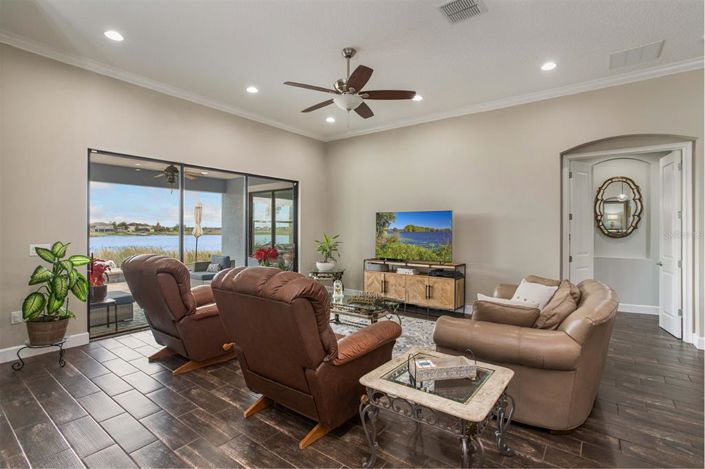 Image No.21-5 Bed House for sale