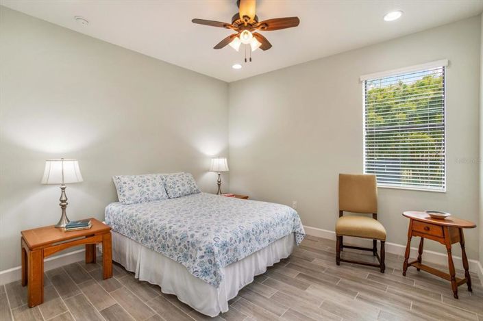 Image No.29-5 Bed House for sale