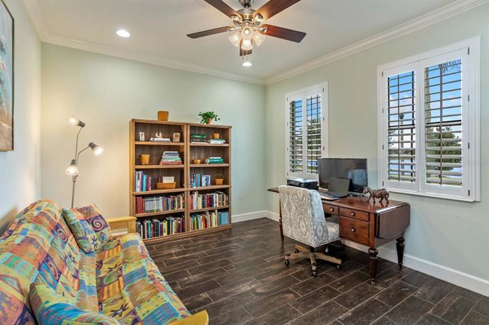 Image No.9-5 Bed House for sale