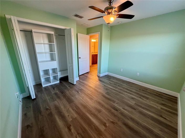 Image No.17-3 Bed Townhouse for sale