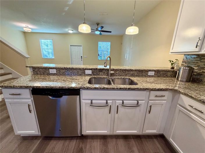 Image No.3-3 Bed Townhouse for sale