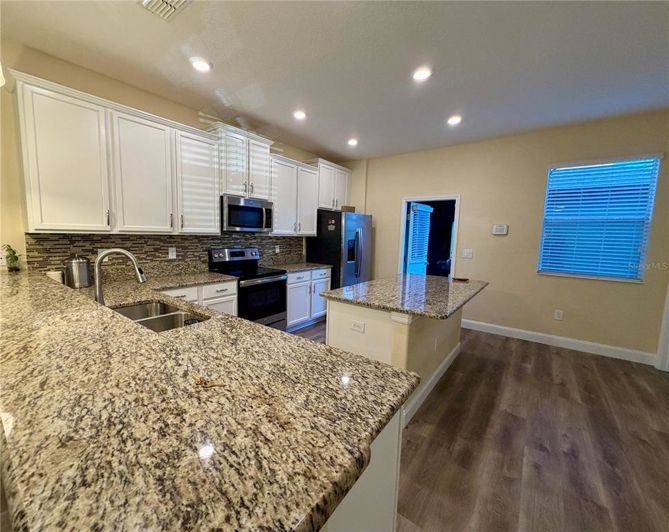 Image No.6-3 Bed Townhouse for sale