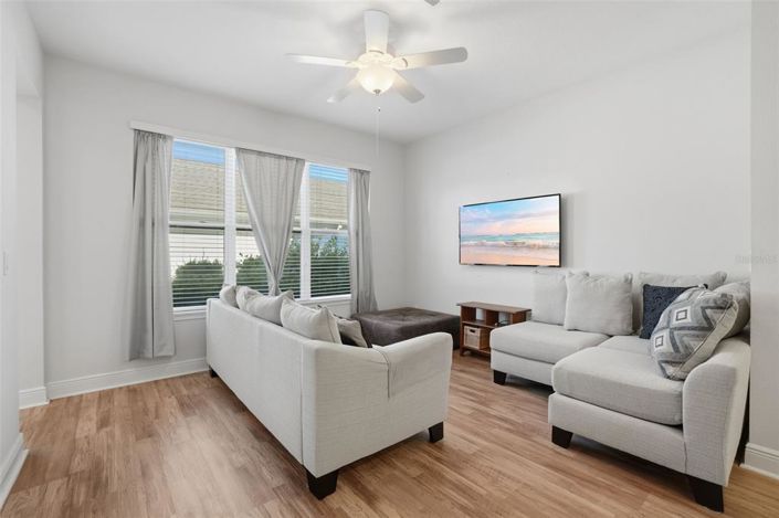 Image No.11-3 Bed Townhouse for sale