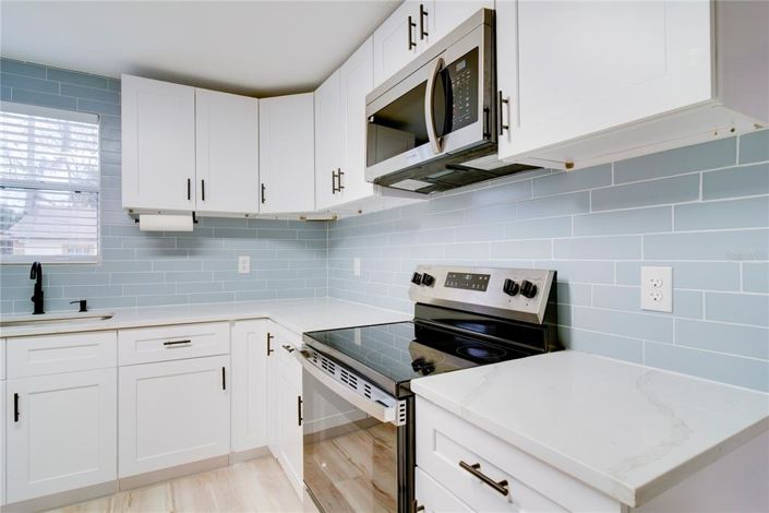 Image No.8-2 Bed House for sale