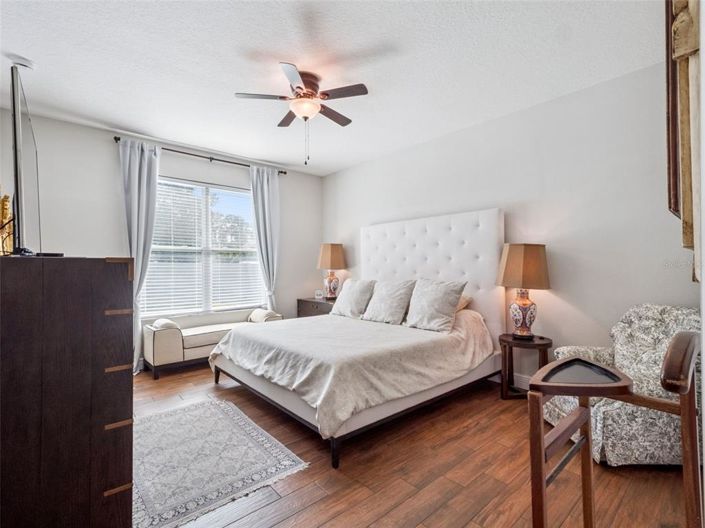 Image No.15-4 Bed House for sale