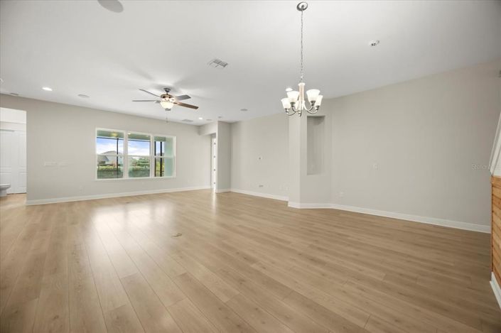 Image No.10-5 Bed House for sale