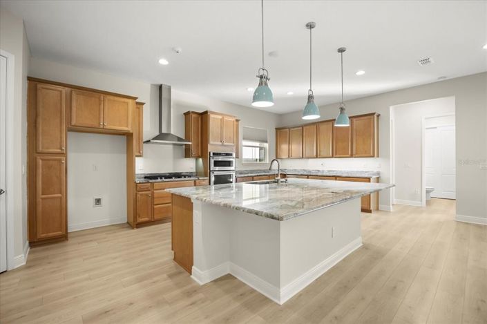 Image No.12-5 Bed House for sale