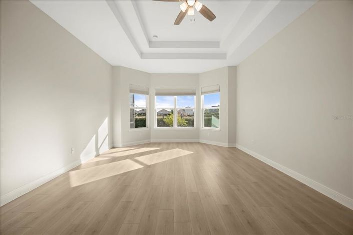 Image No.15-5 Bed House for sale