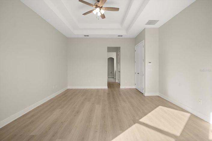 Image No.16-5 Bed House for sale