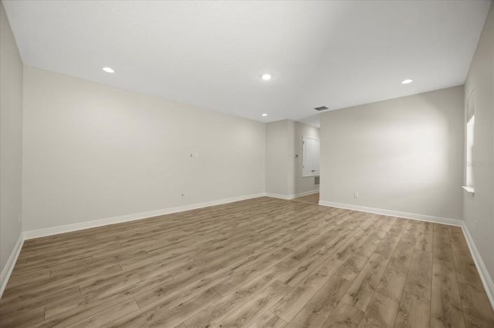 Image No.19-5 Bed House for sale