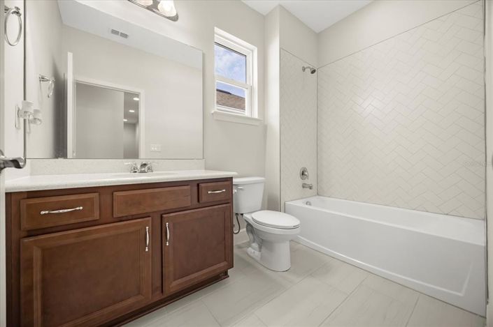 Image No.20-5 Bed House for sale