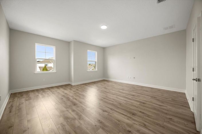 Image No.24-5 Bed House for sale