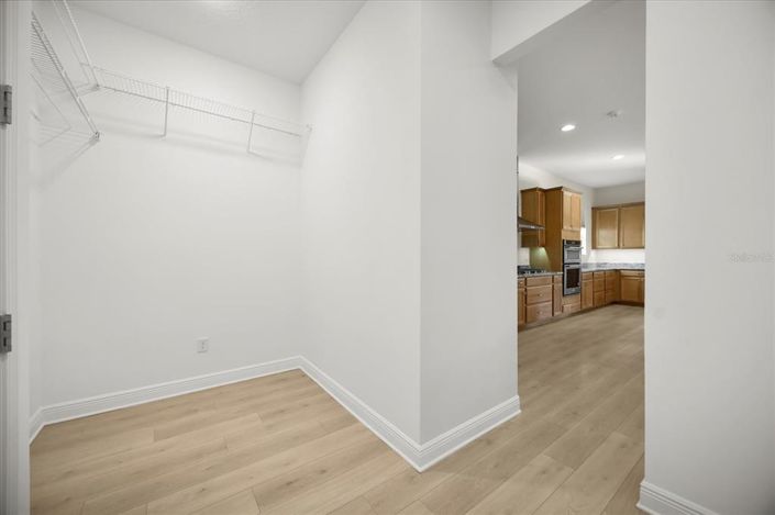 Image No.33-5 Bed House for sale