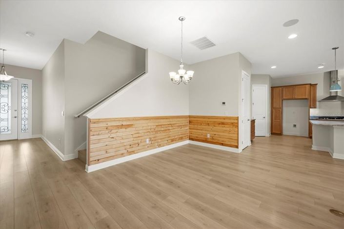 Image No.8-5 Bed House for sale