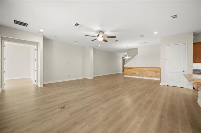 Image No.9-5 Bed House for sale