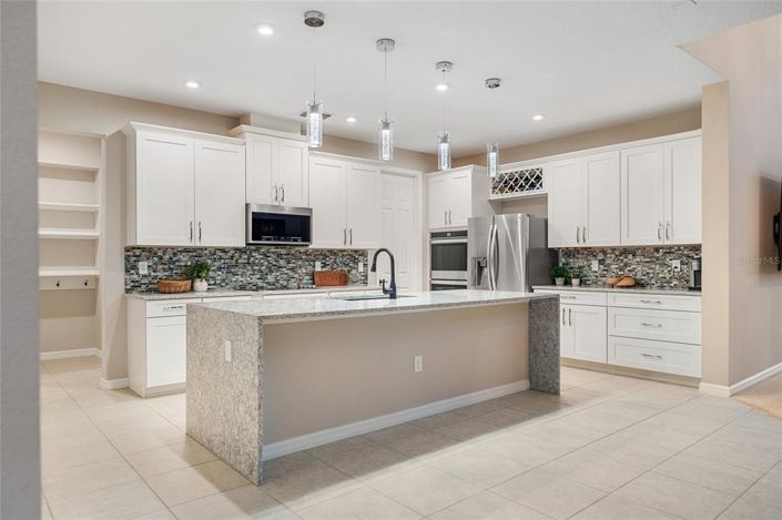 Image No.13-5 Bed House for sale