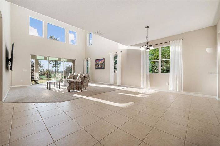 Image No.19-5 Bed House for sale