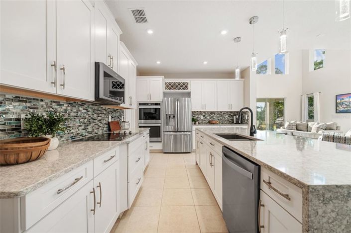 Image No.6-5 Bed House for sale