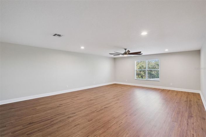 Image No.11-6 Bed House for sale