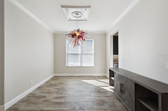 Image No.19-6 Bed House for sale