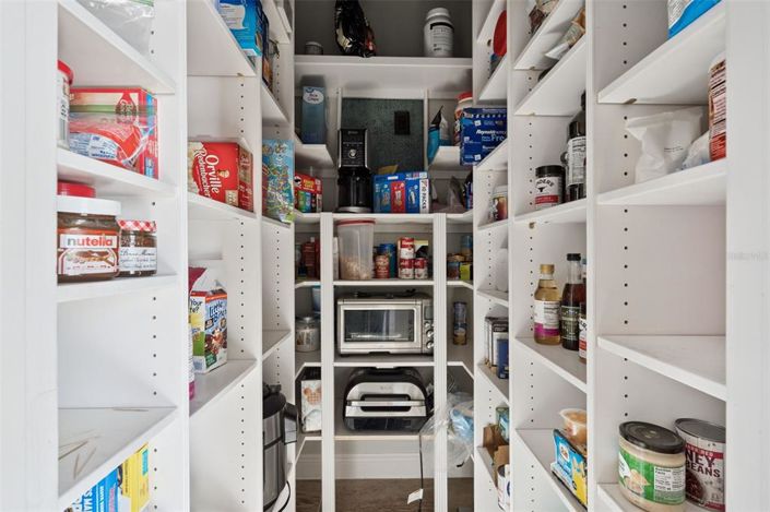 Image No.27-6 Bed House for sale