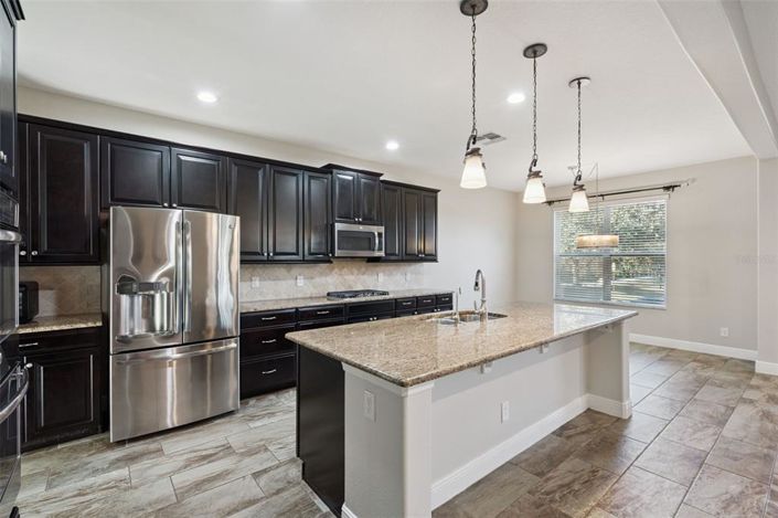 Image No.3-5 Bed House for sale