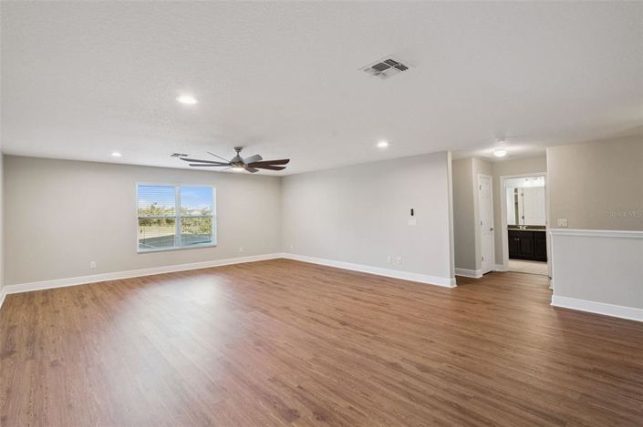 Image No.30-6 Bed House for sale