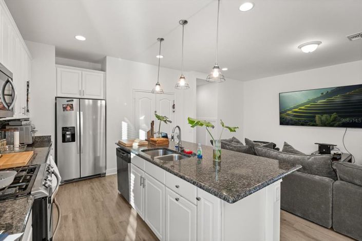 Image No.13-4 Bed House for sale