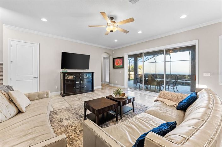 Image No.10-7 Bed House for sale