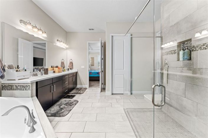 Image No.17-7 Bed House for sale