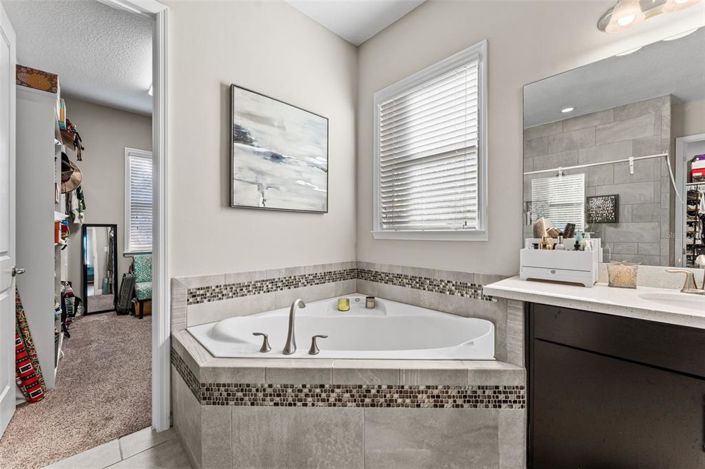 Image No.18-7 Bed House for sale