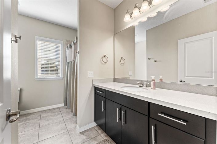 Image No.24-7 Bed House for sale