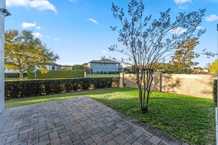 Image No.33-7 Bed House for sale