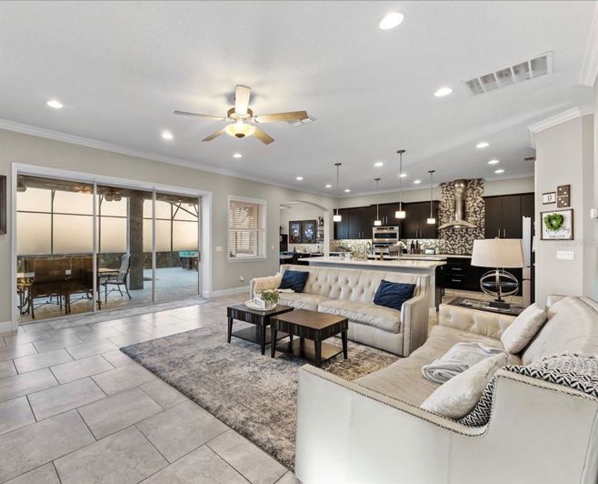 Image No.9-7 Bed House for sale