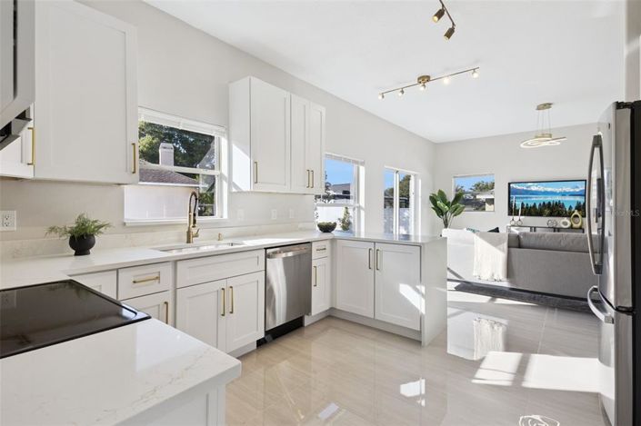 Image No.13-4 Bed House for sale