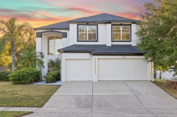 Image No.2-4 Bed House for sale