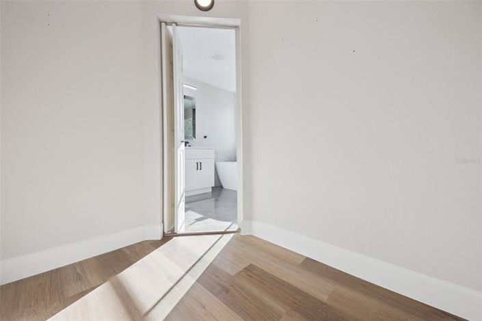 Image No.24-4 Bed House for sale