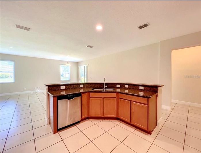 Image No.8-Maison de 4 chambres à vendre à Saint John