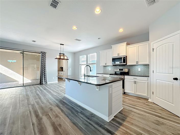 Image No.12-3 Bed House for sale