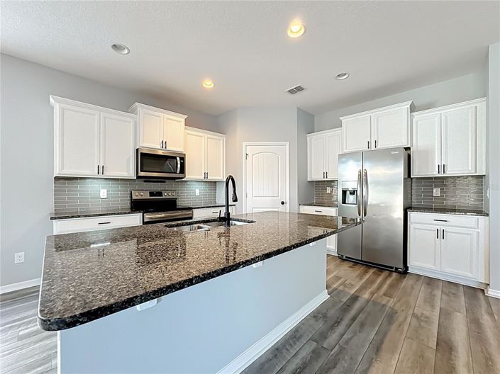 Image No.14-3 Bed House for sale