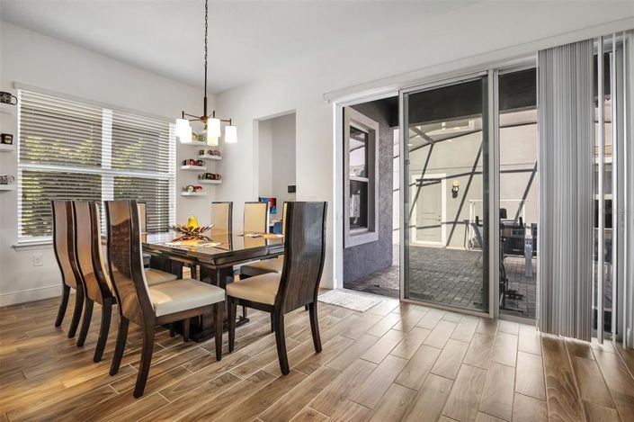 Image No.8-5 Bed House for sale