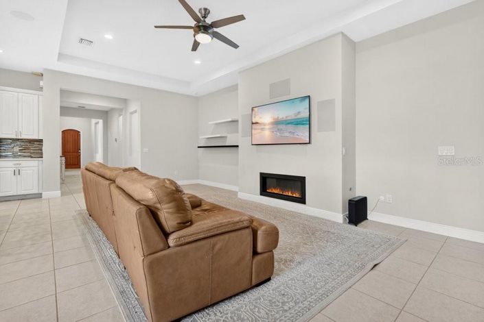 Image No.11-3 Bed House for sale