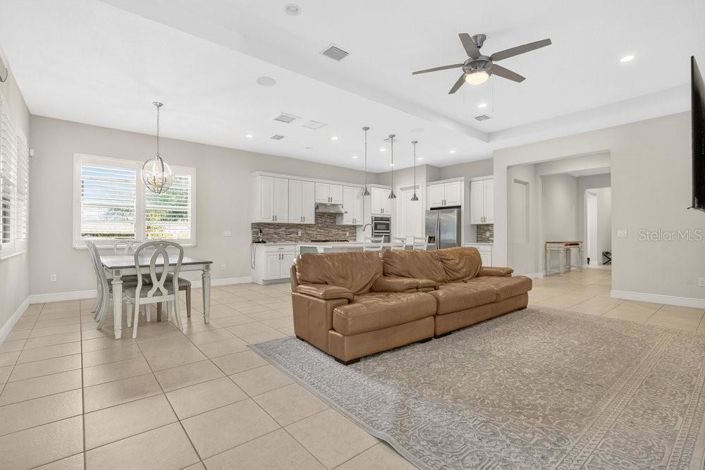 Image No.18-3 Bed House for sale