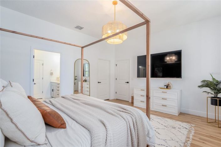 Image No.14-4 Bed House for sale