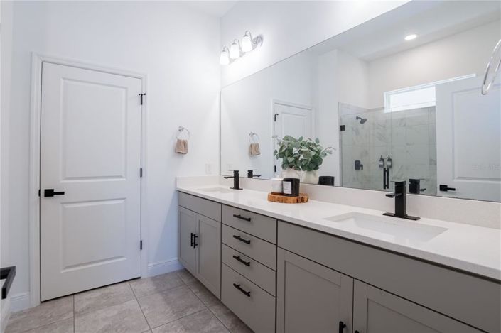 Image No.15-4 Bed House for sale